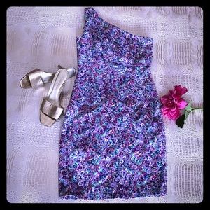 🔹 Floral print dress